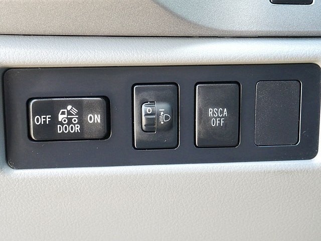 2013 Toyota Tundra Grade CrewMax 4WD