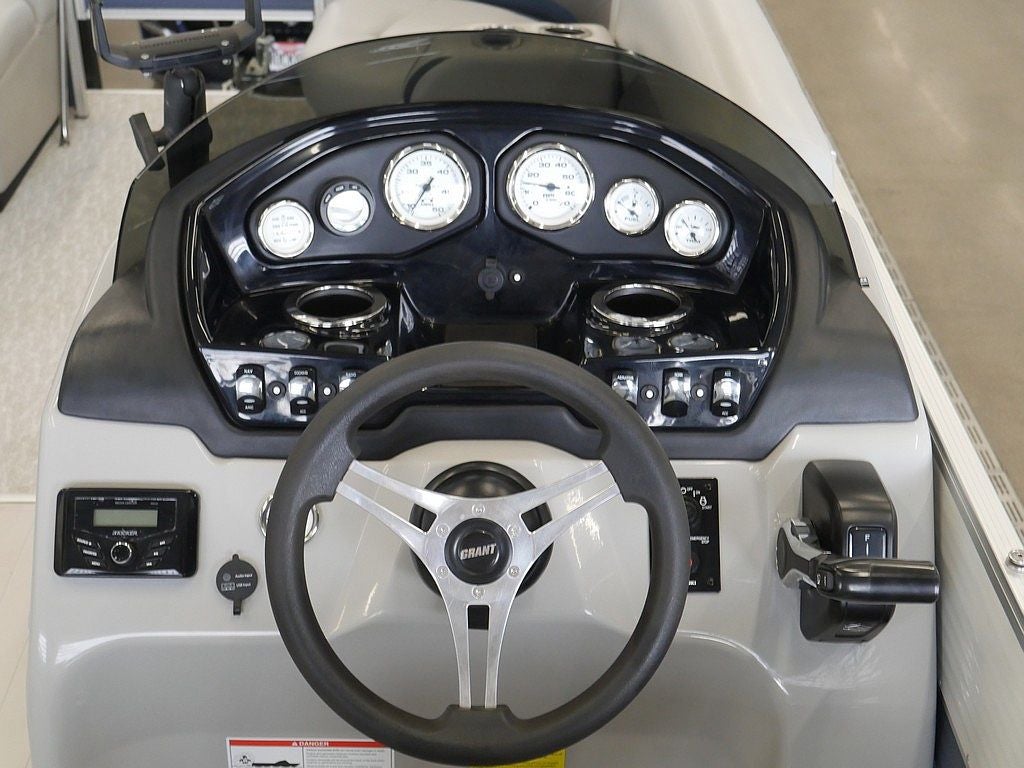 2021 LANDAU ISLAND BREEZE 232 TRITOON