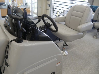 2021 LANDAU ISLAND BREEZE 232 TRITOON