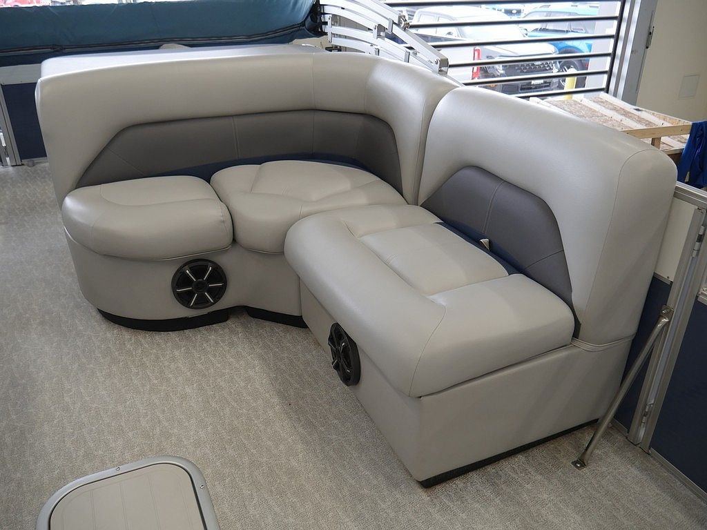 2021 LANDAU ISLAND BREEZE 232 TRITOON