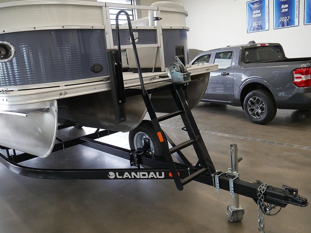 2021 LANDAU ISLAND BREEZE 232 TRITOON