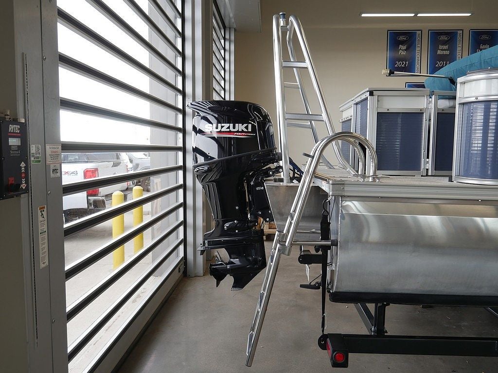 2021 LANDAU ISLAND BREEZE 232 TRITOON