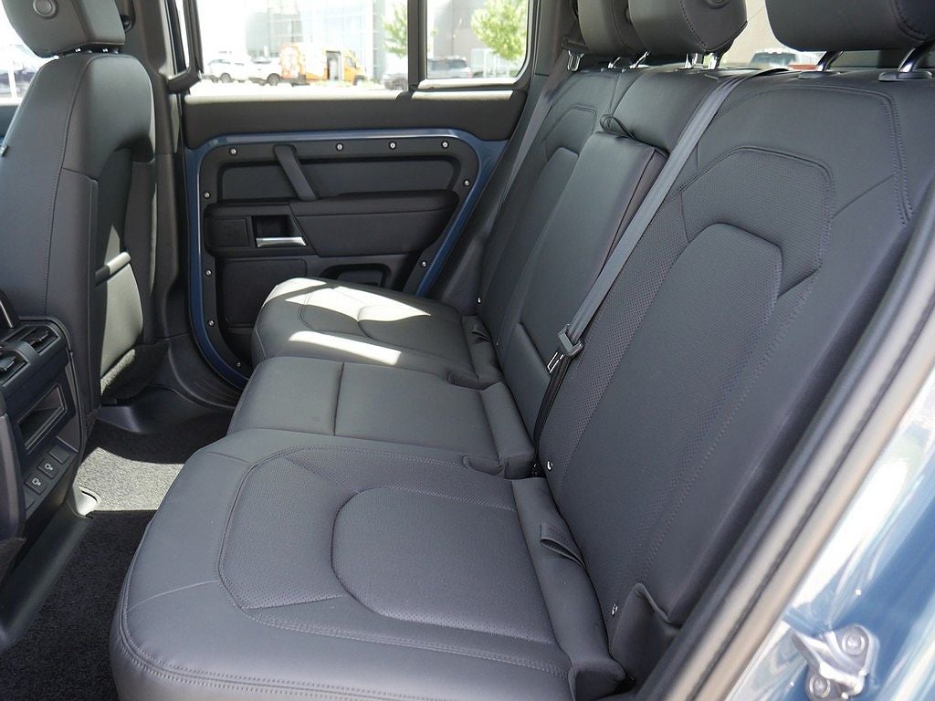 2025 Land Rover Defender 110 S