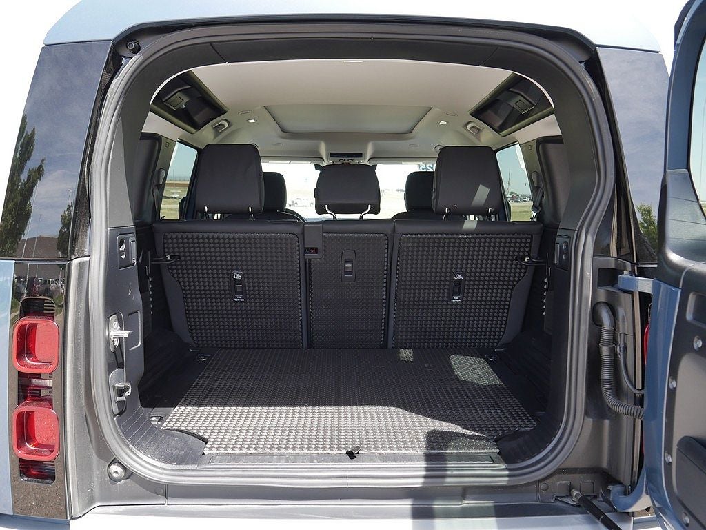 2025 Land Rover Defender 110 S