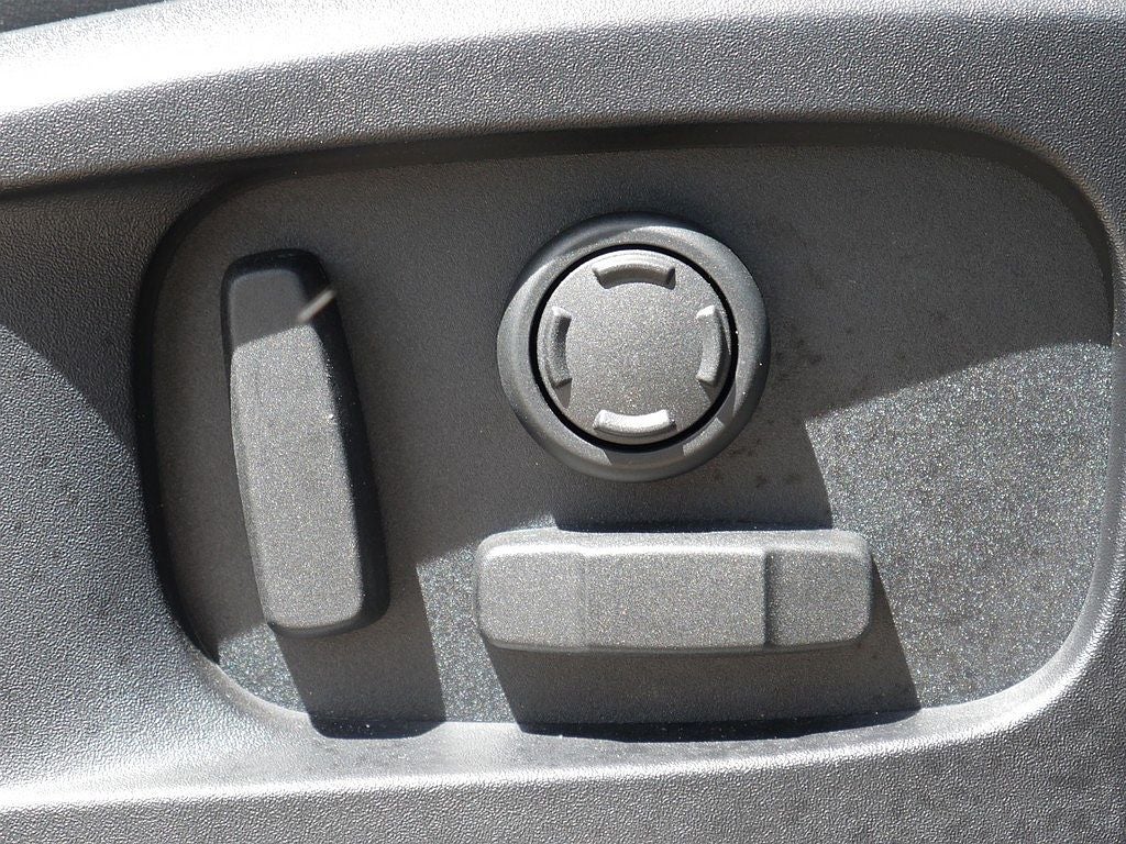 2025 Land Rover Defender 110 S