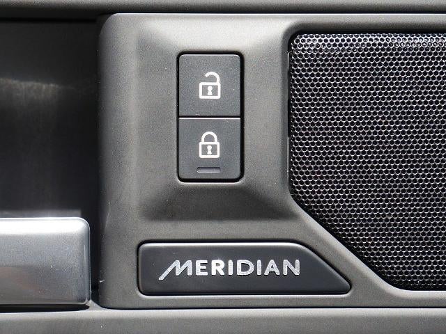 2025 Land Rover Defender 110 S