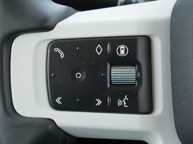 2025 Land Rover Defender 110 S