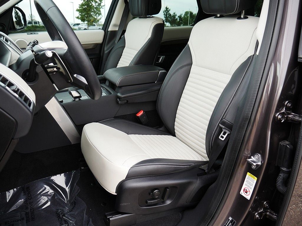 2025 Land Rover Discovery Metropolitan Edition