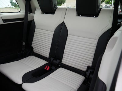2025 Land Rover Discovery Metropolitan Edition