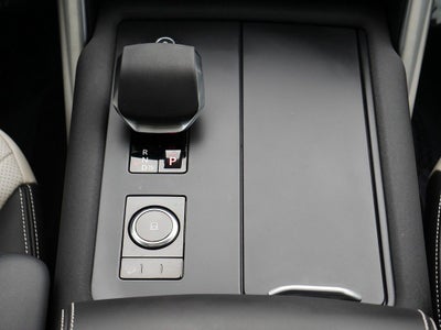 2025 Land Rover Discovery Metropolitan Edition