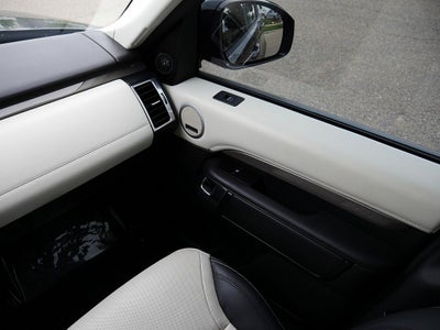 2025 Land Rover Discovery Metropolitan Edition