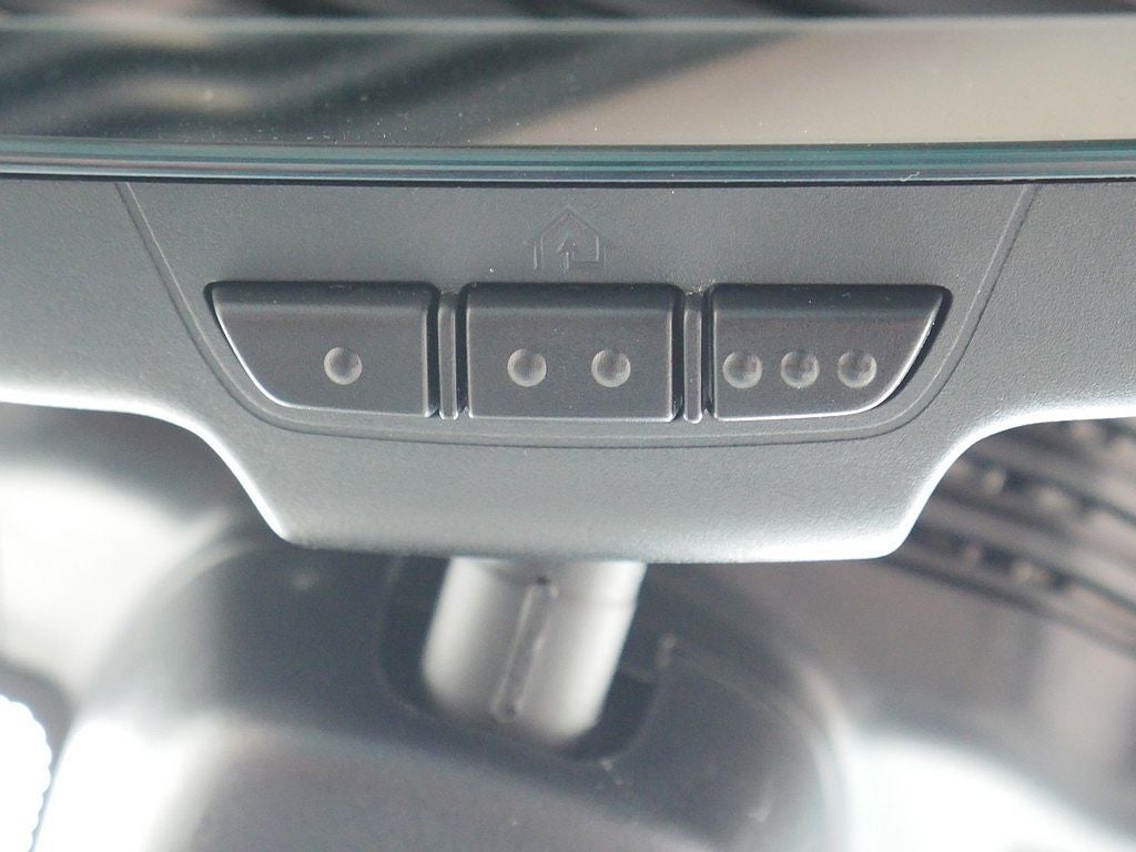 2025 Land Rover Discovery Metropolitan Edition