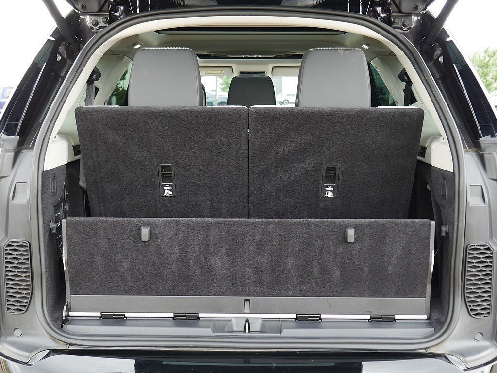 2025 Land Rover Discovery Metropolitan Edition
