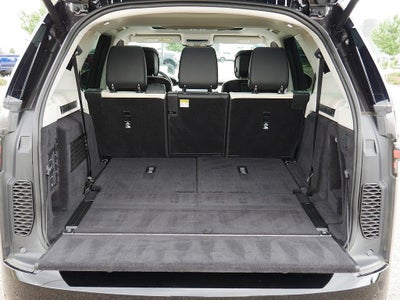2025 Land Rover Discovery Metropolitan Edition