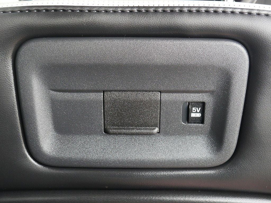 2025 Land Rover Discovery Metropolitan Edition