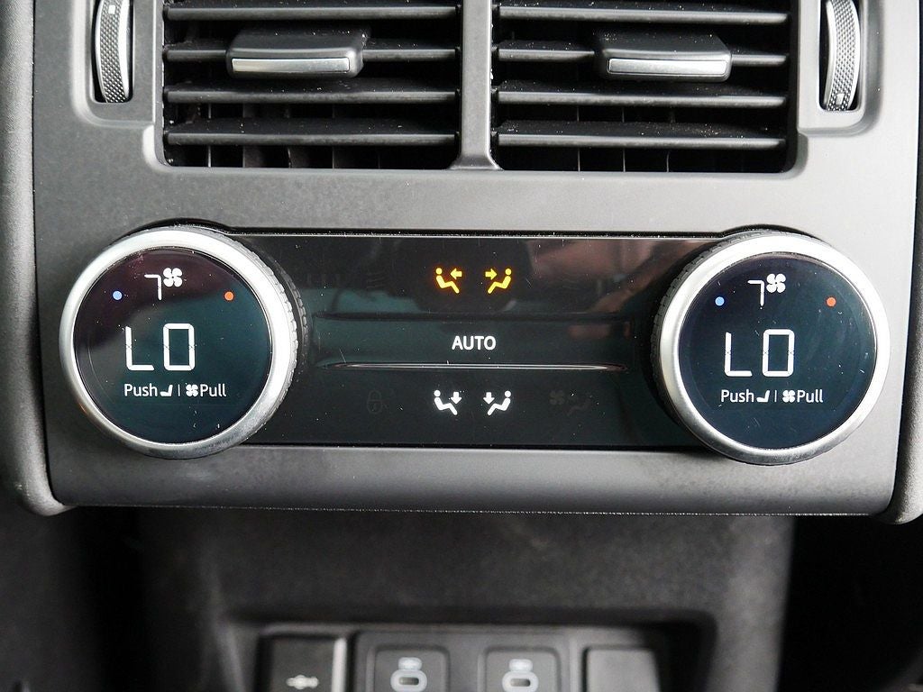 2025 Land Rover Discovery Metropolitan Edition