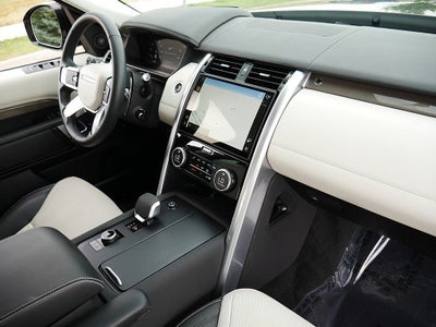 2025 Land Rover Discovery Metropolitan Edition
