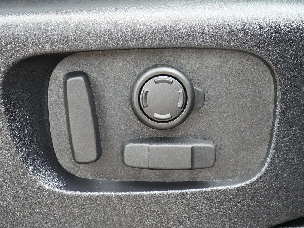 2025 Land Rover Discovery Metropolitan Edition