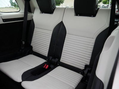 2025 Land Rover Discovery Metropolitan Edition