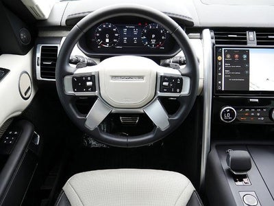 2025 Land Rover Discovery Metropolitan Edition