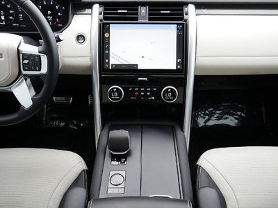2025 Land Rover Discovery Metropolitan Edition