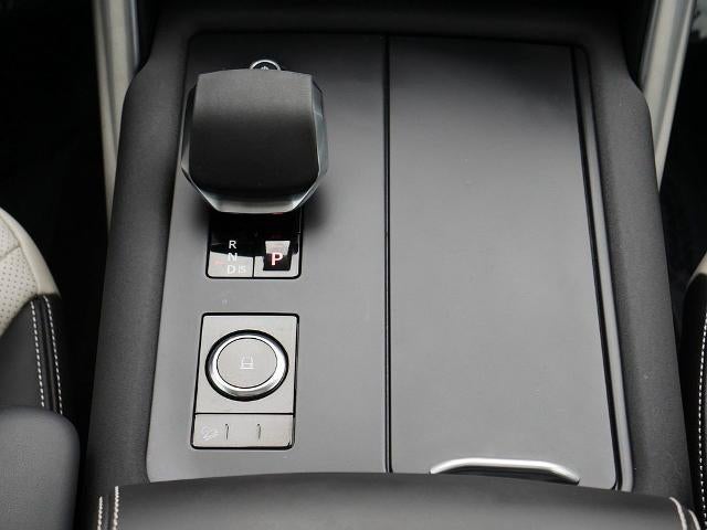 2025 Land Rover Discovery Metropolitan Edition