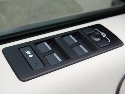 2025 Land Rover Discovery Metropolitan Edition